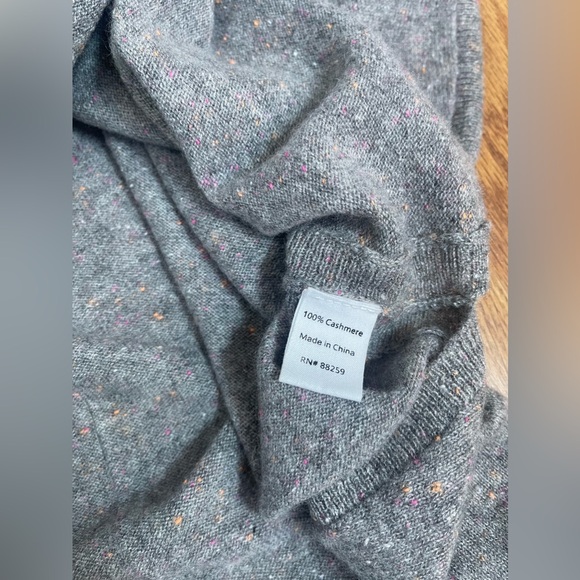 Subtleluxury gray oversized 100% cashmere V-neck Sweater size S/M - Picture 10 of 11